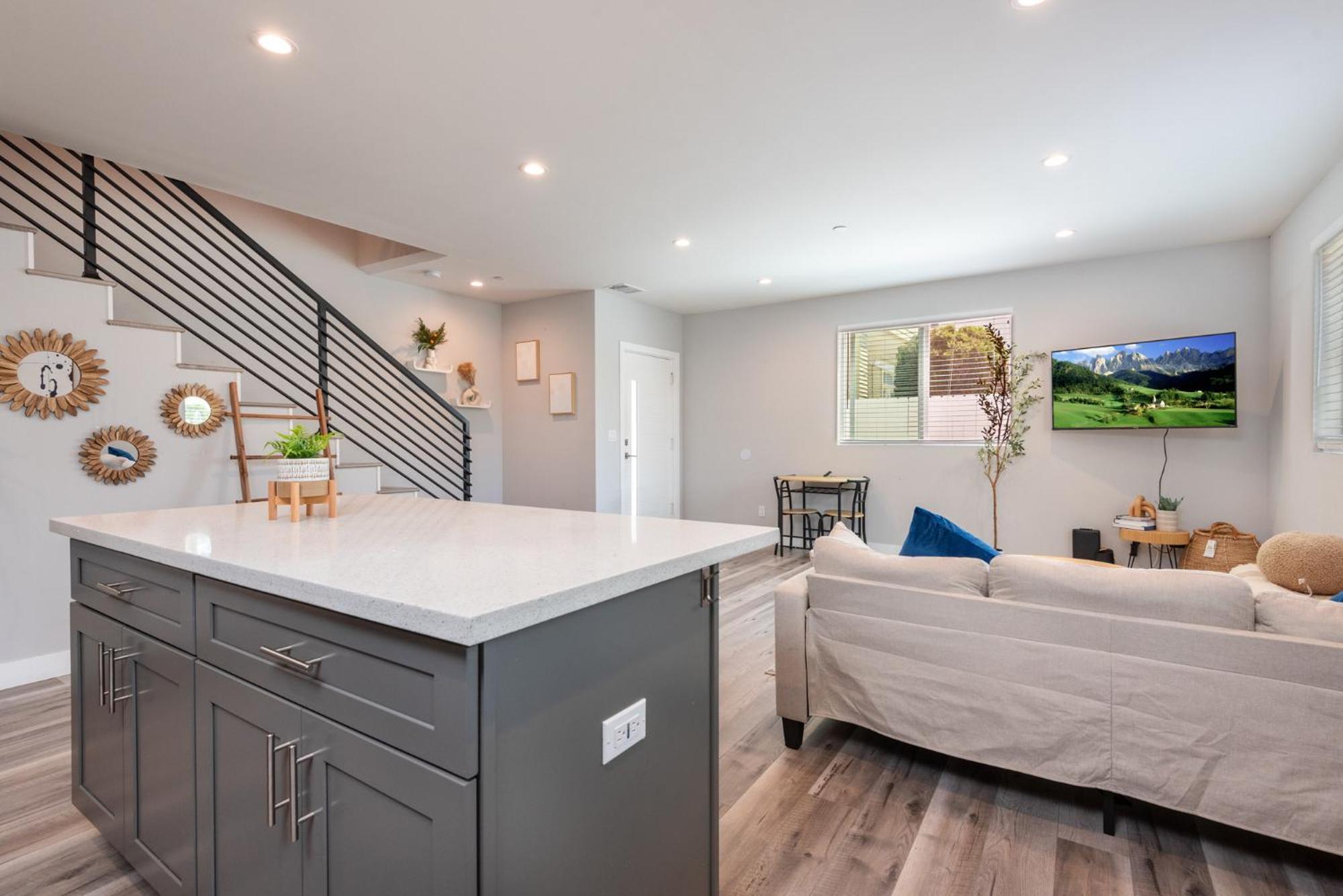 Elegant Apt In La With 4br And 4 Ba Sleeps Apartamento Los Ángeles