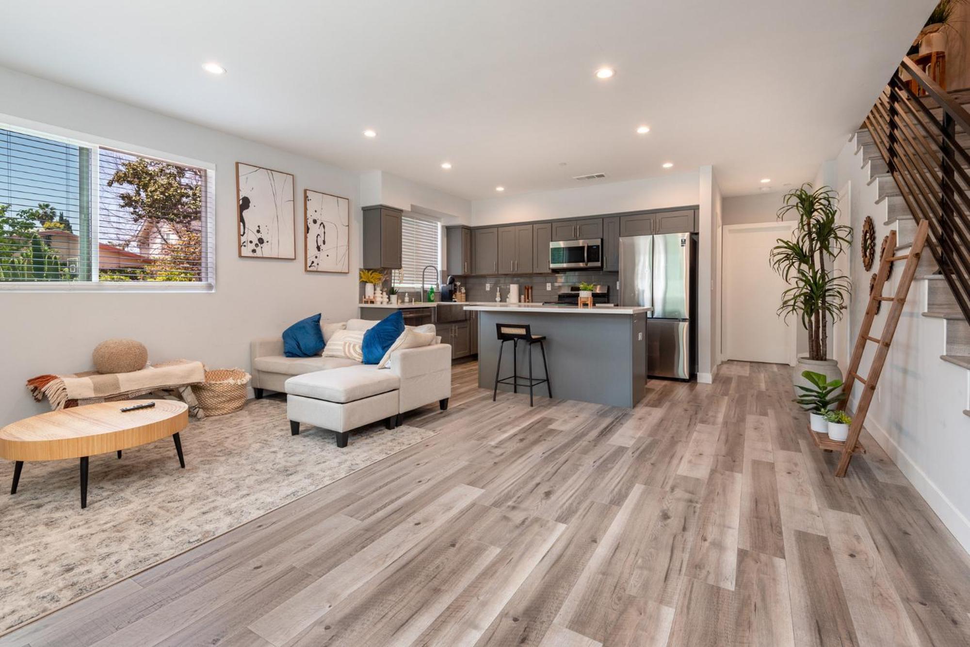 Apartamento Elegant Apt In La With 4br And 4 Ba Sleeps Los Ángeles
